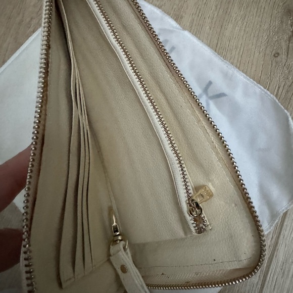 MK clutch/wallet - Picture 4 of 4